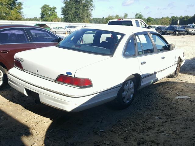 2FACP73W5NX205605 - 1992 FORD CROWN VICT WHITE photo 4