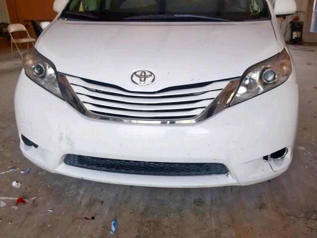 5TDJK3DC6FS098705 - 2015 TOYOTA SIENNA LE WHITE photo 9