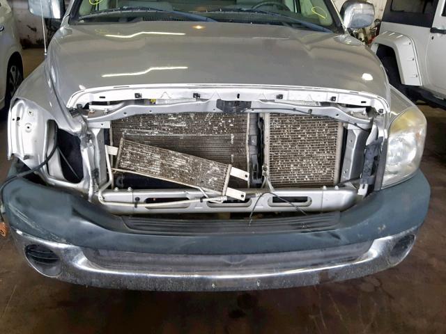 1D7HA16K48J151563 - 2008 DODGE RAM 1500 S SILVER photo 9