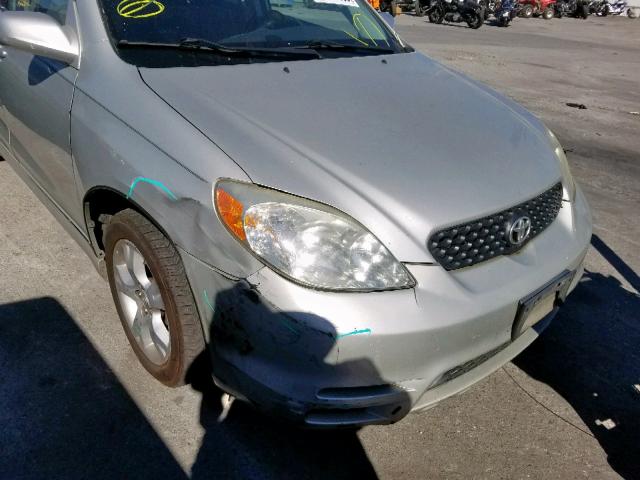 2T1KR32E23C063684 - 2003 TOYOTA MATRIX SILVER photo 9