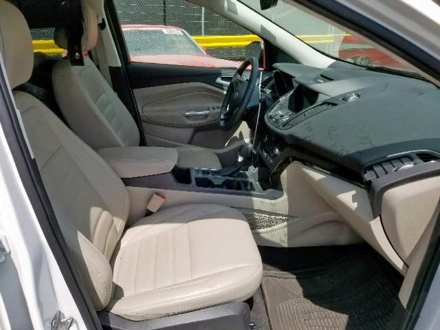 1FMCU0J98HUA46514 - 2017 FORD ESCAPE TIT WHITE photo 5