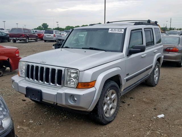 1J8HG48KX7C624238 - 2007 JEEP COMMANDER SILVER photo 2