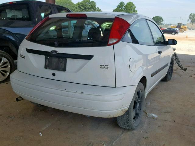 3FAFP31313R147714 - 2003 FORD FOCUS ZX3 WHITE photo 4