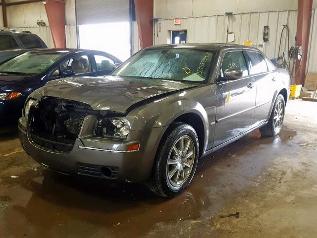 2C3CK5CV2AH269968 - 2010 CHRYSLER 300 TOURIN GRAY photo 2