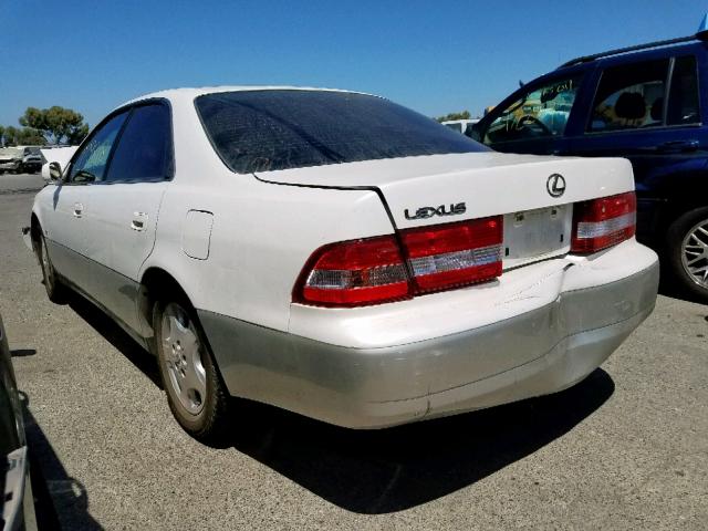 JT8BF28G3Y0272928 - 2000 LEXUS ES 300 WHITE photo 3