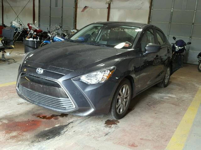 3MYDLBZV0GY128730 - 2016 TOYOTA SCION IA GRAY photo 2