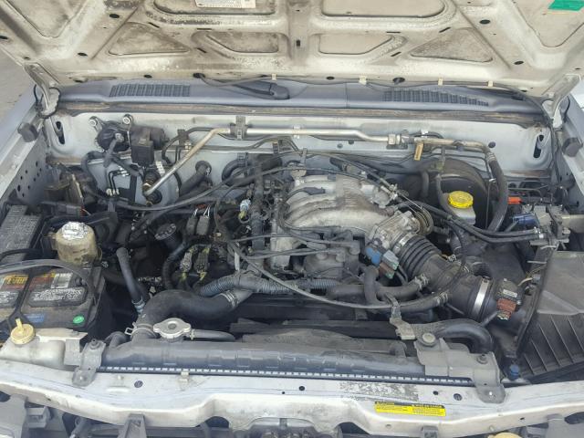 5N1ED28T81C502819 - 2001 NISSAN XTERRA XE SILVER photo 7