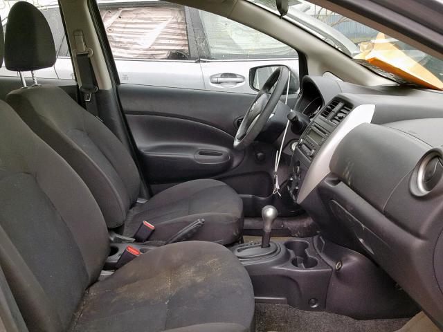 3N1CE2CP4JL365730 - 2018 NISSAN VERSA NOTE GRAY photo 5