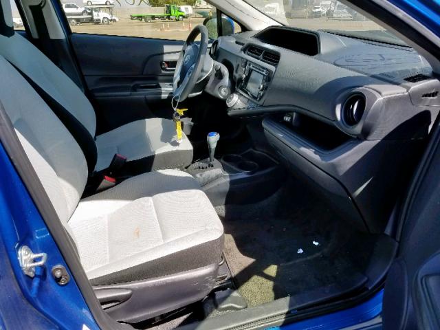 JTDKDTB31F1099341 - 2015 TOYOTA PRIUS C BLUE photo 5