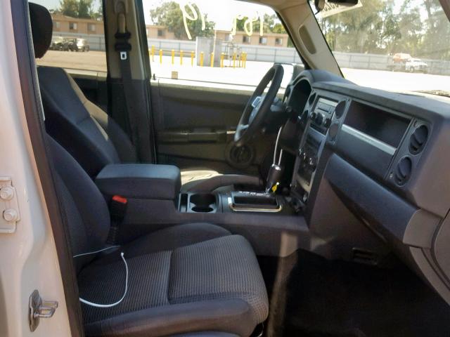 1J8HH48KX8C114681 - 2008 JEEP COMMANDER 白色 照片 5