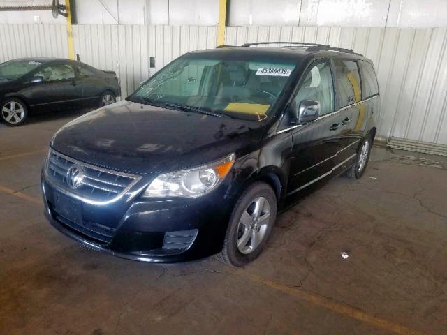 2V8HW34119R549879 - 2009 VOLKSWAGEN ROUTAN SE BLACK photo 2