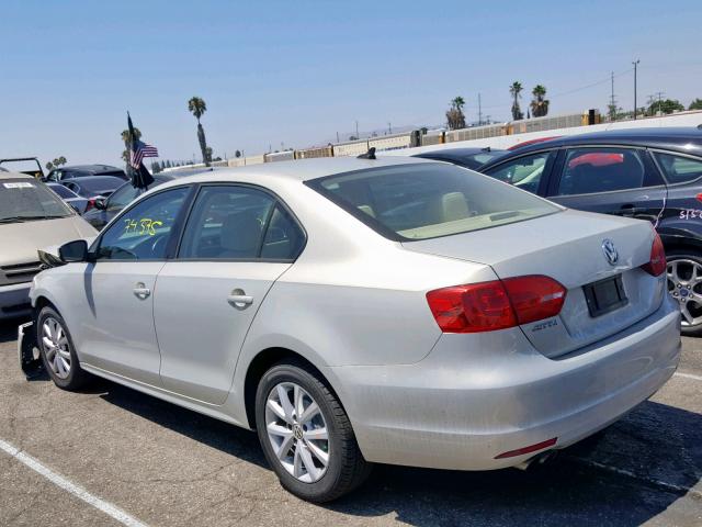 3VWDZ7AJ1BM388621 - 2011 VOLKSWAGEN JETTA SE SILVER photo 3