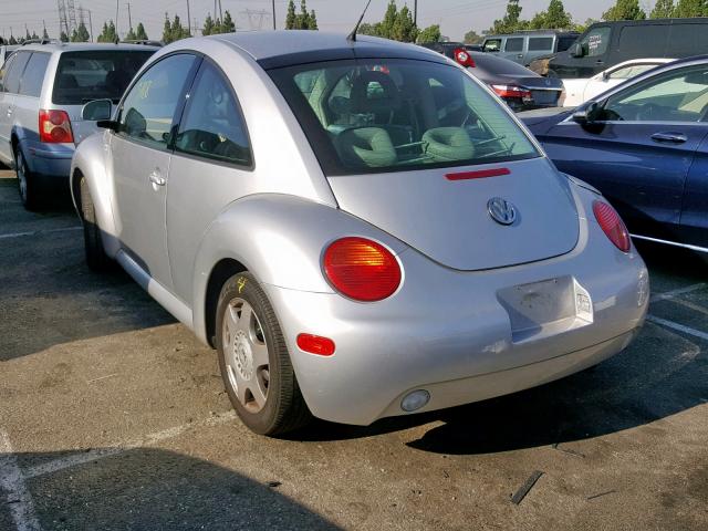 3VWCD21C4YM497971 - 2000 VOLKSWAGEN NEW BEETLE ვერცხლისფერი ფოტო 3