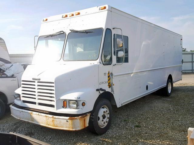 4UZAARDH85CU75922 - 2005 FREIGHTLINER CHASSIS M WHITE photo 2