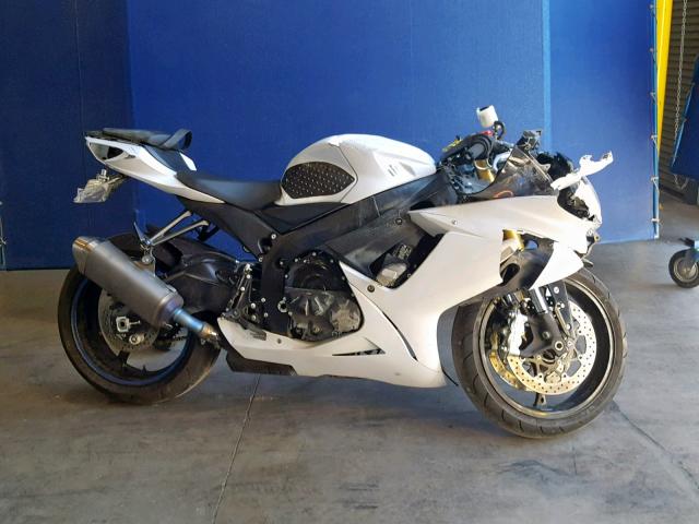 JS1GR7MA9H2101452 - 2017 SUZUKI GSX-R750 WHITE photo 9