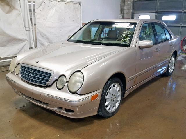 WDBJF65JX1B293062 - 2001 MERCEDES-BENZ E 320 TAN photo 2