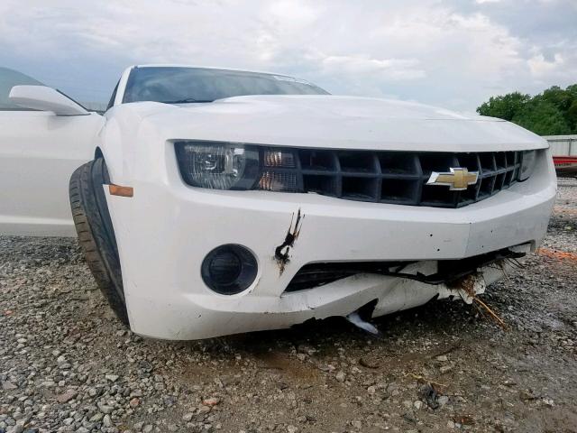 2G1FA1E39D9105155 - 2013 CHEVROLET CAMARO LS WHITE photo 10