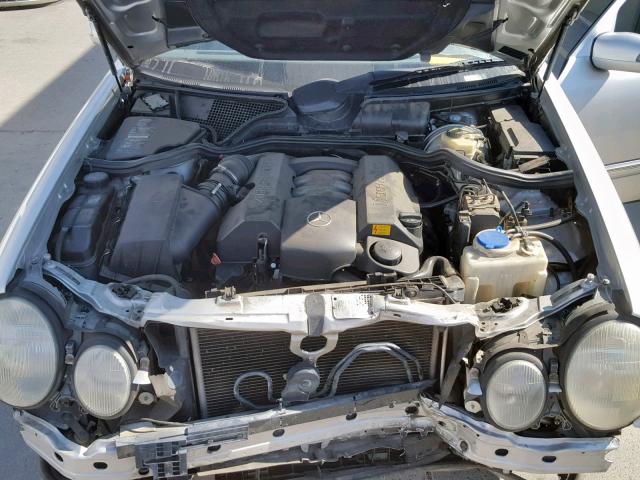 WDBJF65J71B284089 - 2001 MERCEDES-BENZ E 320 SILVER photo 7