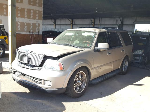 5LMFU28575LJ17101 - 2005 LINCOLN NAVIGATOR Gold Foto 2