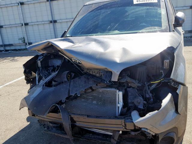 KNDJN2A28K7681195 - 2019 KIA SOUL GRAY photo 9