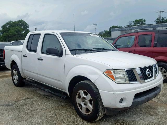 1N6AD07U97C420542 - 2007 NISSAN FRONTIER C WHITE photo 1