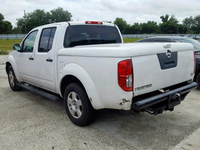 1N6AD07U97C420542 - 2007 NISSAN FRONTIER C WHITE photo 3