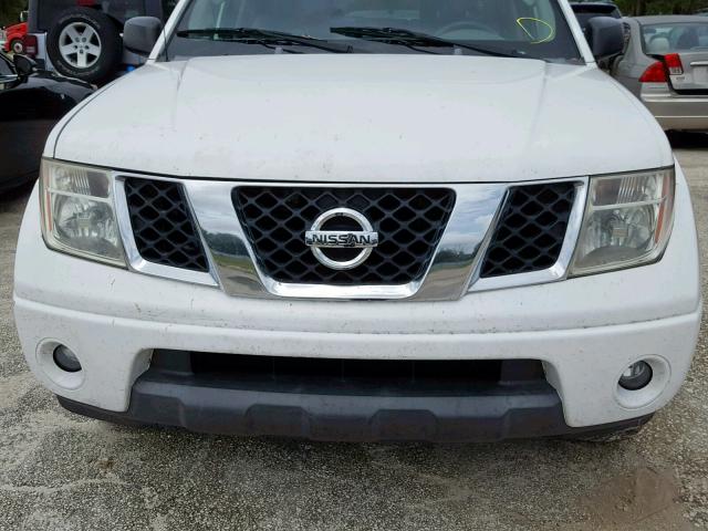 1N6AD07U97C420542 - 2007 NISSAN FRONTIER C WHITE photo 9