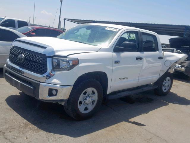 5TFDW5F12JX764034 - 2018 TOYOTA TUNDRA CRE WHITE photo 2