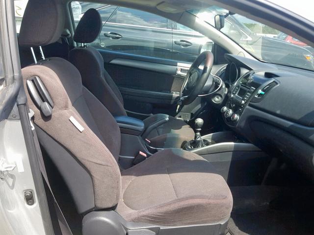 KNAFW6A31B5334481 - 2011 KIA FORTE SX SILVER photo 5