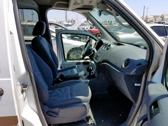 NM0LS6AN0AT028365 - 2010 FORD TRANSIT CO WHITE photo 5