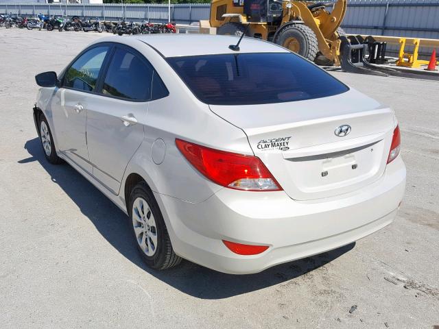 KMHCT4AE3GU969926 - 2016 HYUNDAI ACCENT SE WHITE photo 3