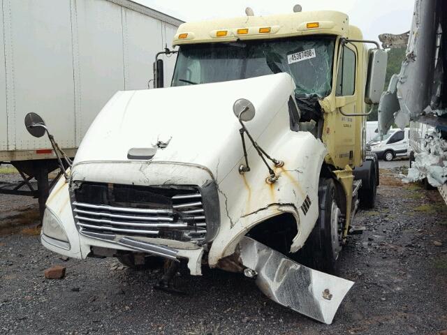 1FUJA6CV67DZ37832 - 2007 FREIGHTLINER CONVENTION YELLOW photo 2