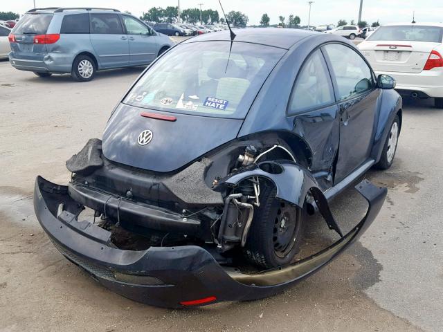 3VWPW3AG5AM019164 - 2010 VOLKSWAGEN NEW BEETLE შავი ფოტო 4