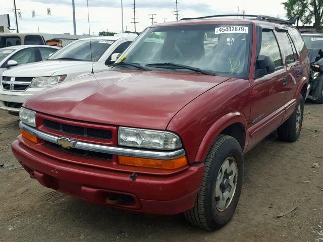 1GNDT13W82K108217 - 2002 CHEVROLET BLAZER MAROON photo 2