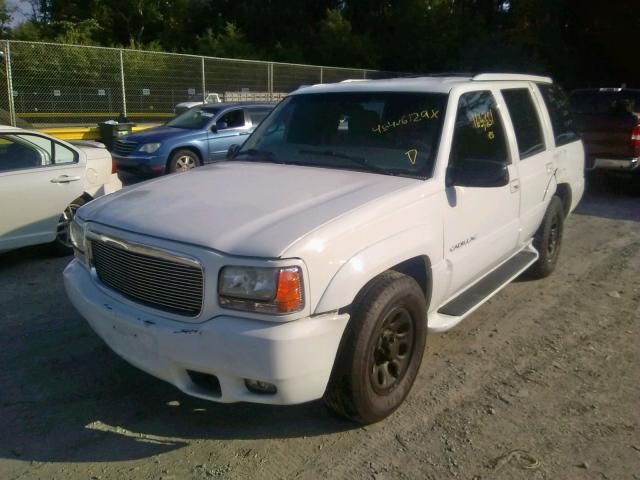 1GYEK13R1YR148160 - 2000 CADILLAC ESCALADE WHITE photo 2