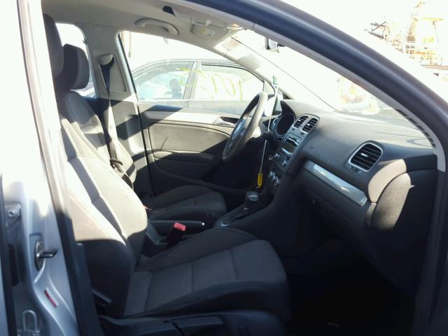 WVWDA7AJ7BW022110 - 2011 VOLKSWAGEN GOLF 银色 照片 5
