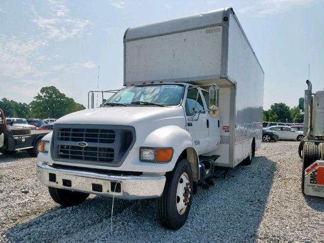 3FDNW65811MA13646 - 2001 FORD F650 SUPER WHITE photo 2