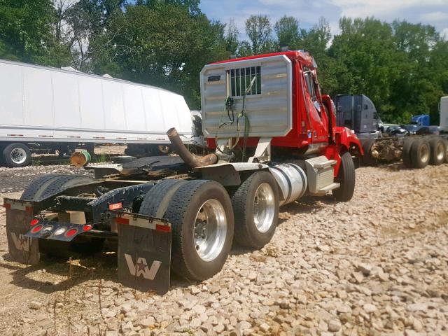 5KJJAVDV1HLHZ2194 - 2017 WESTERN STAR/AUTO CAR CONVENTION RED photo 4