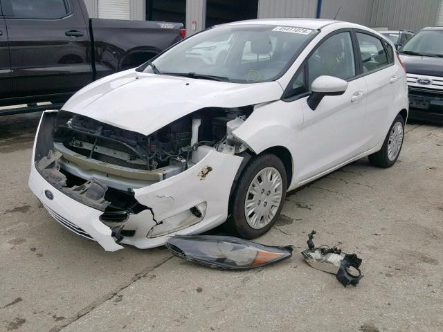 3FADP4TJ2GM156885 - 2016 FORD FIESTA S WHITE photo 2