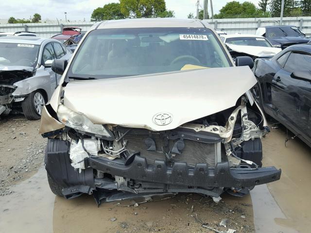 5TDZK3DC6BS075695 - 2011 TOYOTA SIENNA BAS GOLD photo 9