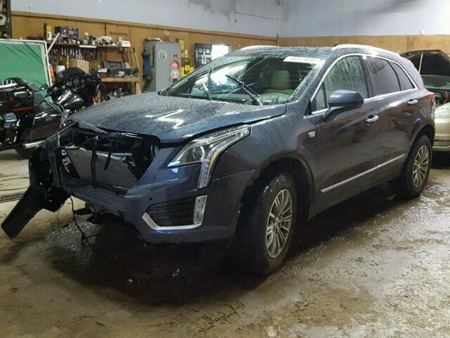 1GYKNDRSXJZ163106 - 2018 CADILLAC XT5 LUXURY BLUE photo 2