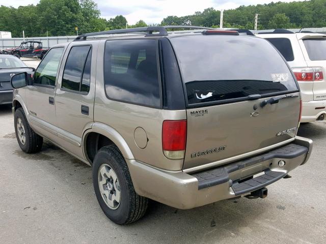 1GNDT13W22K142069 - 2002 CHEVROLET BLAZER GRAY photo 3