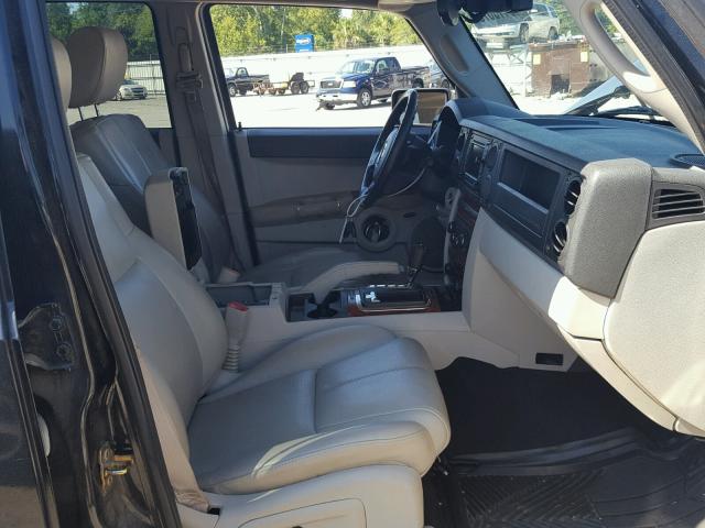 1J8HG58226C352157 - 2006 JEEP COMMANDER BLACK photo 5
