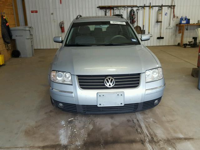 WVWVD63B04E077972 - 2004 VOLKSWAGEN PASSAT GLS BLUE photo 9