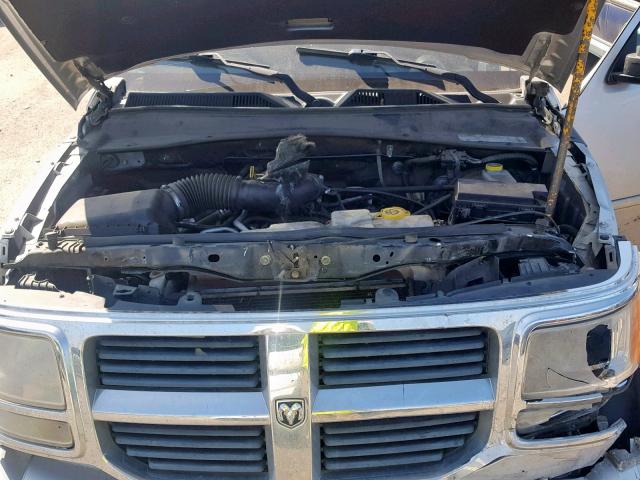 1D8GU28K78W233596 - 2008 DODGE NITRO SXT SILVER photo 7