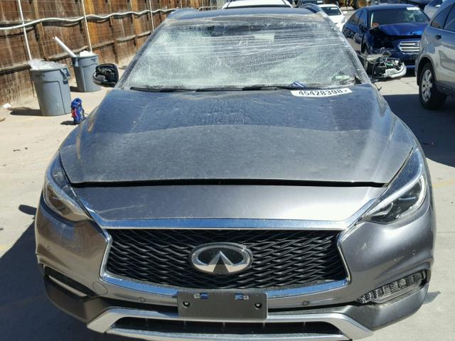 SJKCH5CR3HA016676 - 2017 INFINITI QX30 BASE GRAY photo 9