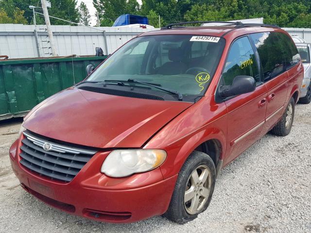 2C4GP54LX5R413486 - 2005 CHRYSLER TOWN & COU RED photo 2