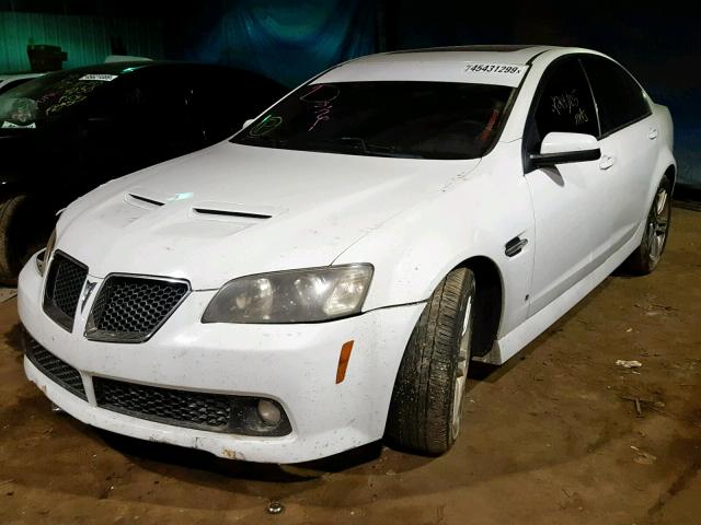 6G2ER57718L131032 - 2008 PONTIAC G8 WHITE photo 2