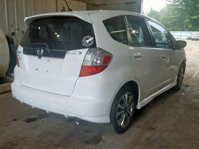 JHMGE8H50CC040093 - 2012 HONDA FIT SPORT WHITE photo 4