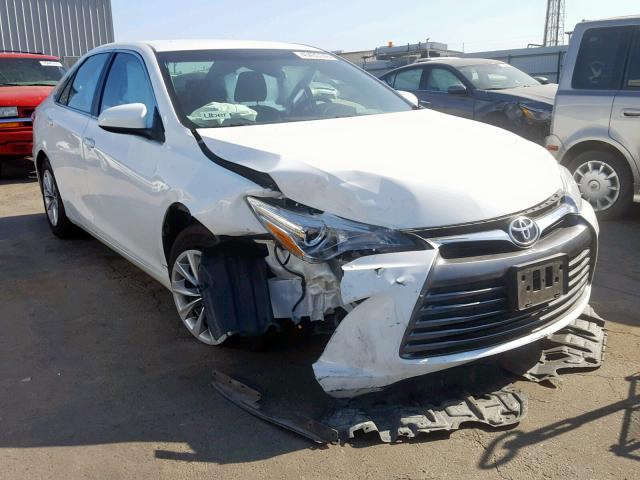 4T4BF1FKXFR471422 - 2015 TOYOTA CAMRY LE WHITE photo 1